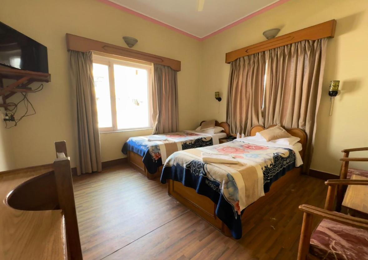Green Tara Hotel Покхара Экстерьер фото