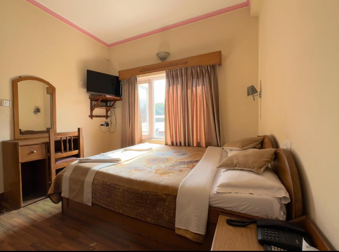 Green Tara Hotel Покхара Экстерьер фото