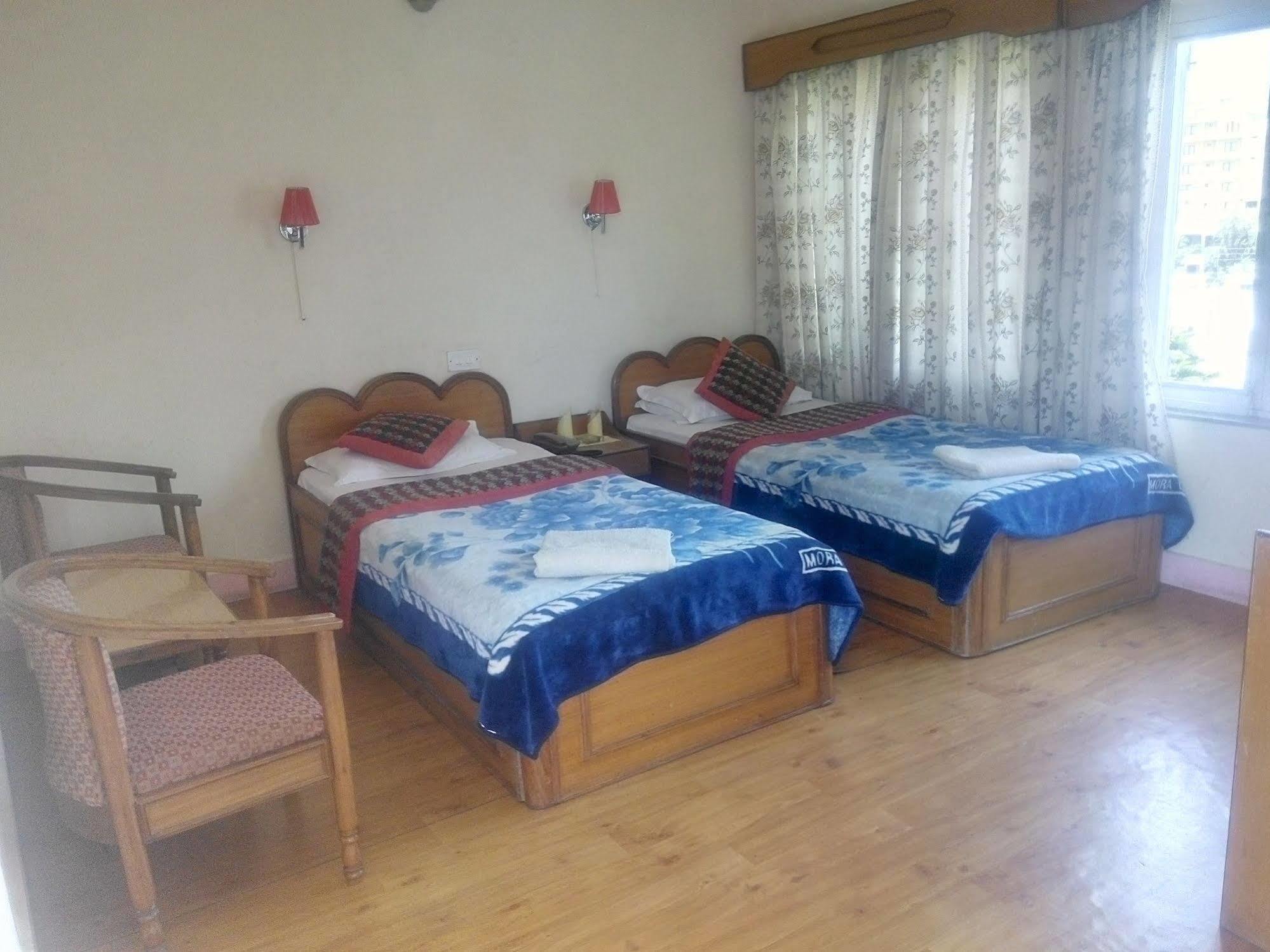 Green Tara Hotel Покхара Экстерьер фото